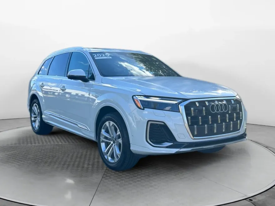 2025 Audi Q7 Premium 45 photo 1