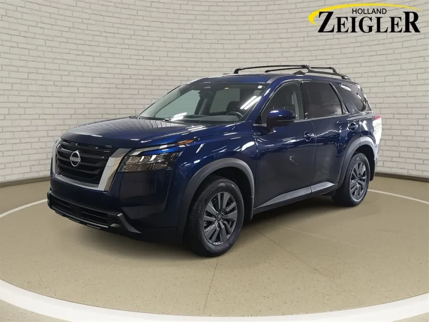 2024 Nissan Pathfinder SV photo 1