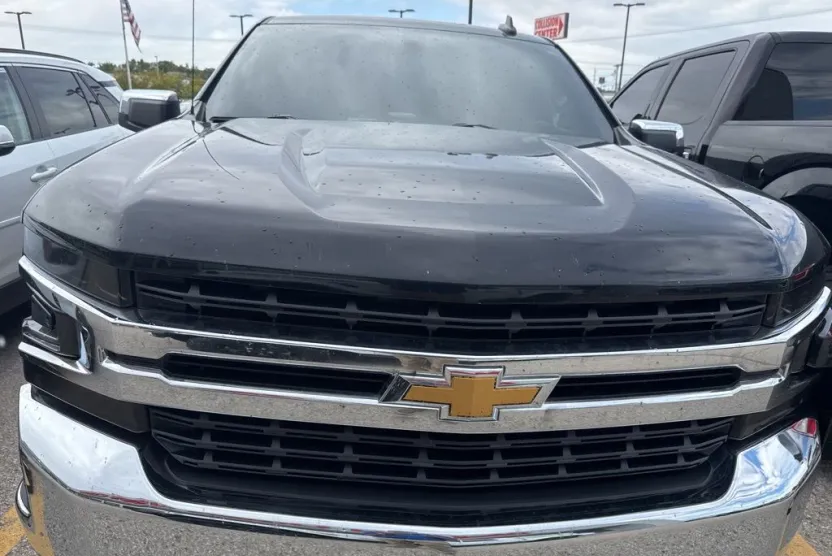 2020 Chevrolet Silverado 1500 LT photo 1