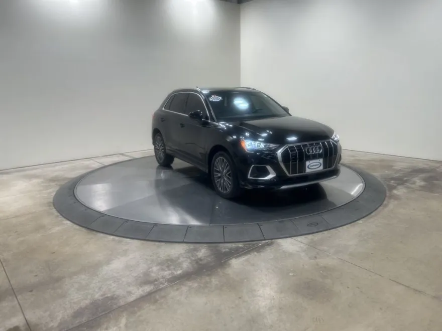 2021 Audi Q3 Premium photo 1