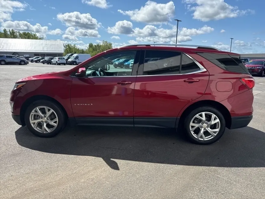 2020 Chevrolet Equinox LT photo 1
