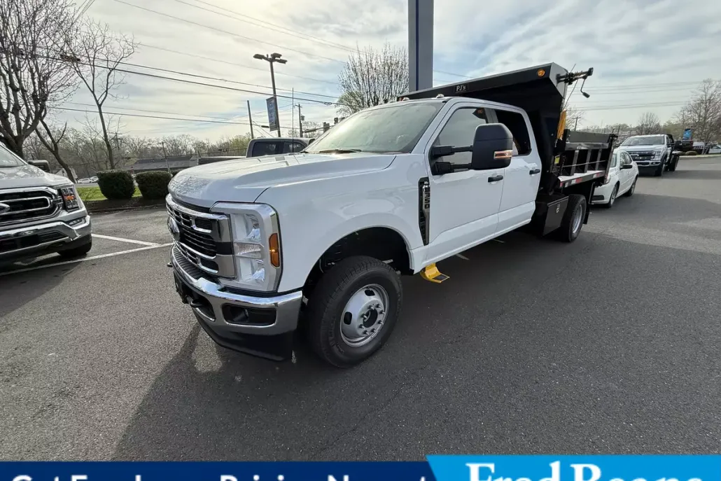 2025 Ford F-350 XL photo 1