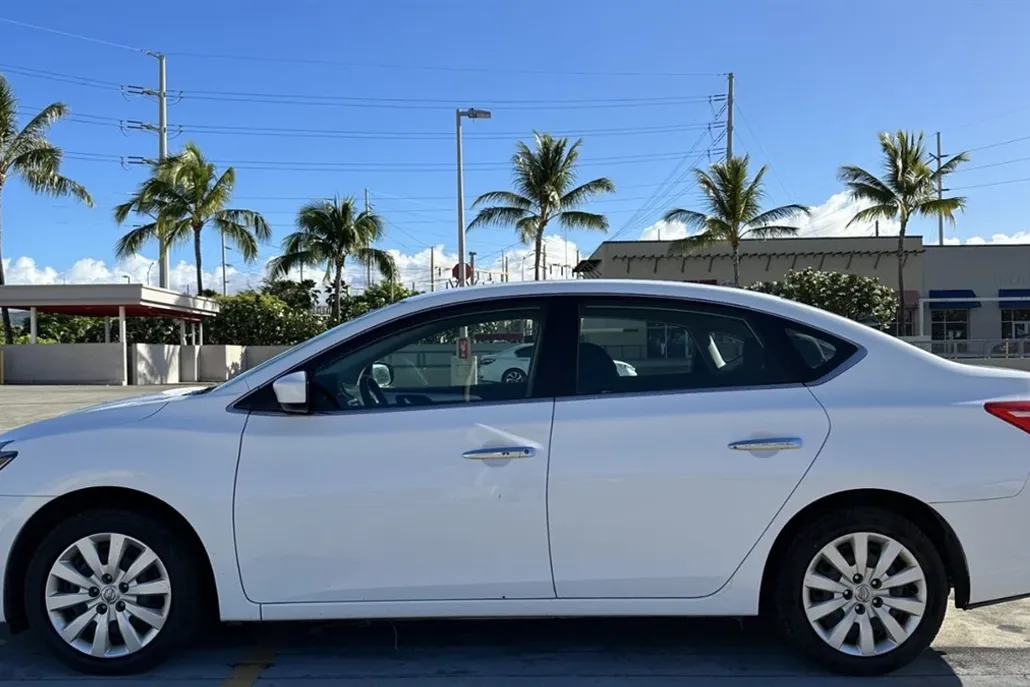 2019 Nissan Sentra S photo 1