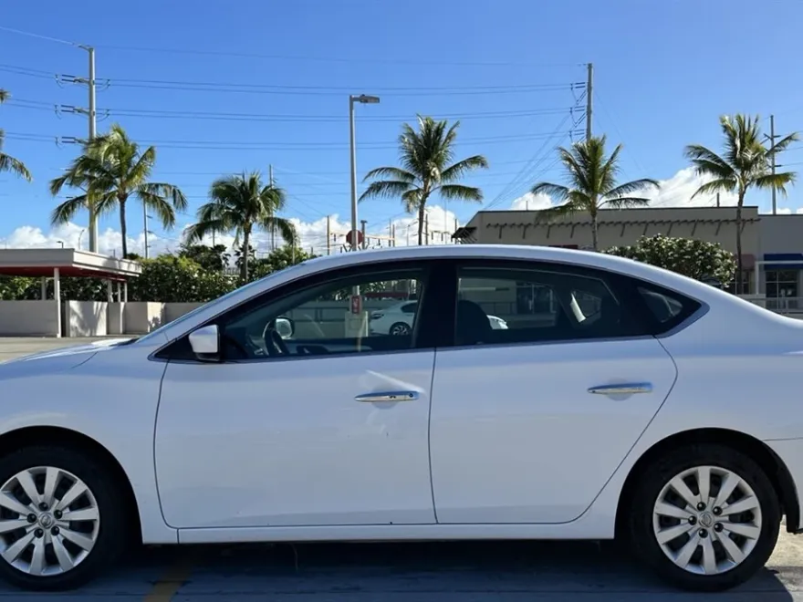 2019 Nissan Sentra S photo 1