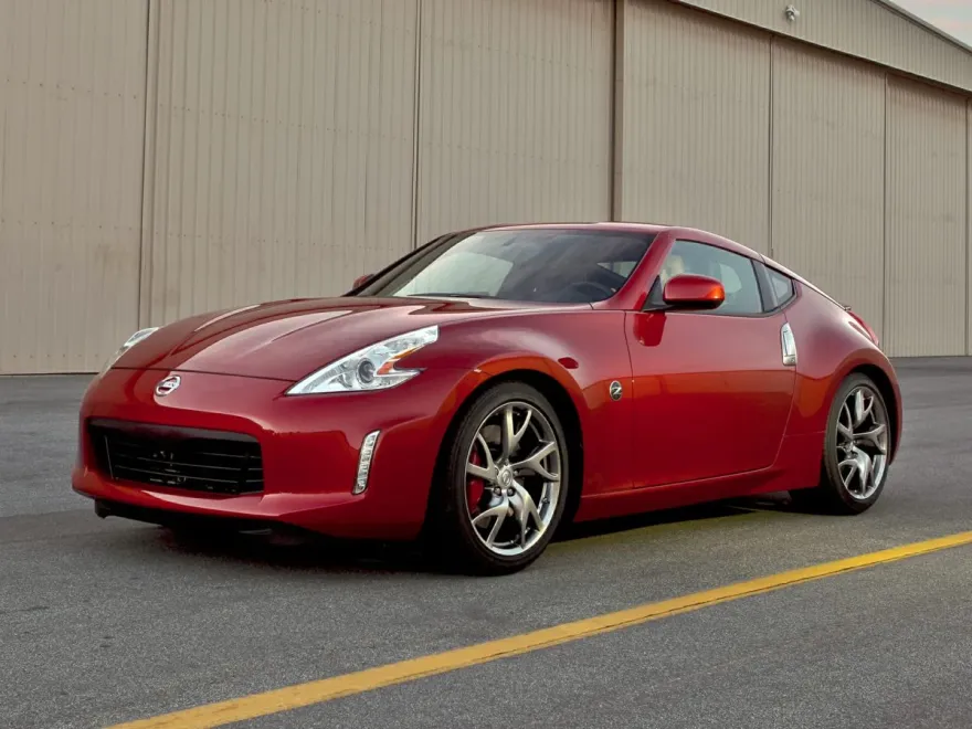 2017 Nissan 370Z Sport Tech photo 1