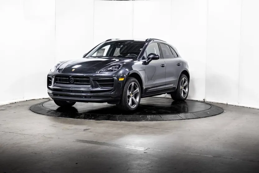 2024 Porsche Macan photo 1