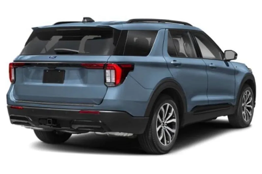 2025 Ford Explorer ST-Line photo 1