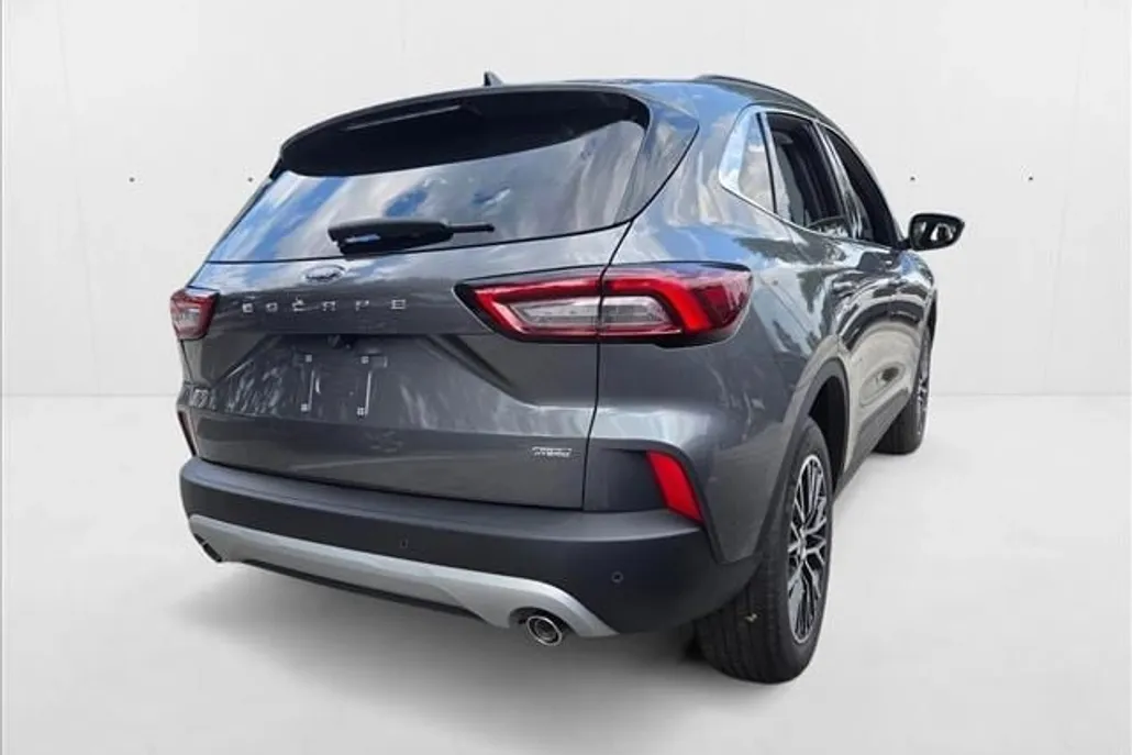 2025 Ford Escape photo 1