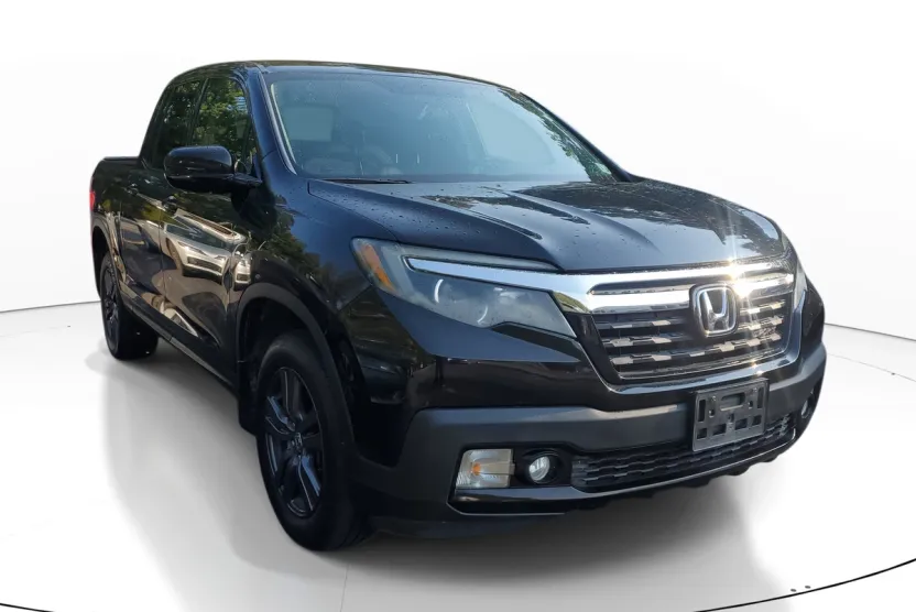 2017 Honda Ridgeline Sport photo 1