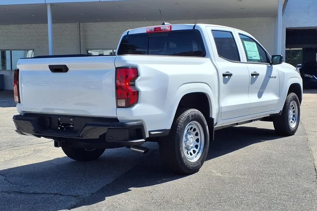 2025 Chevrolet Colorado LT photo 1