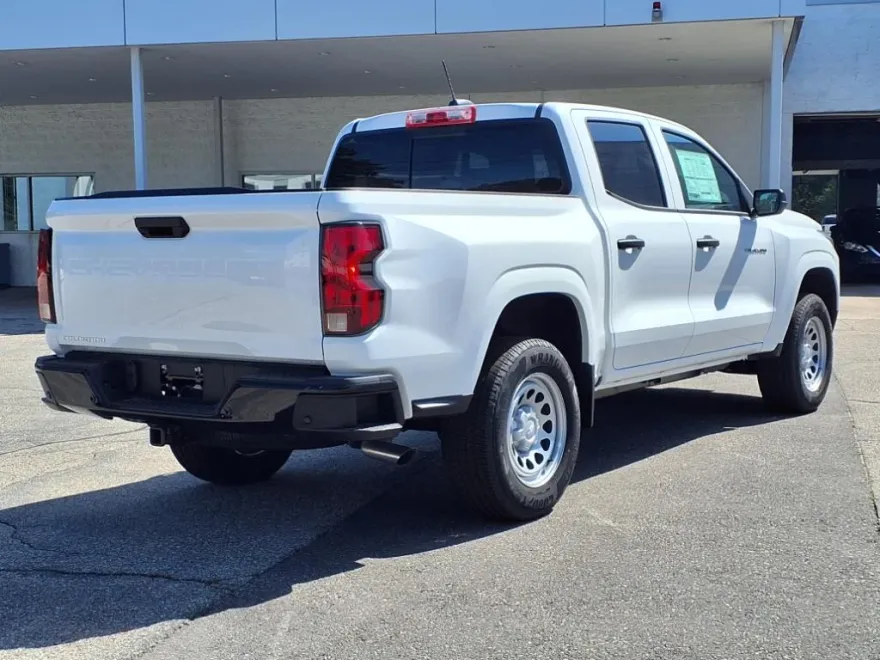 2025 Chevrolet Colorado LT photo 1