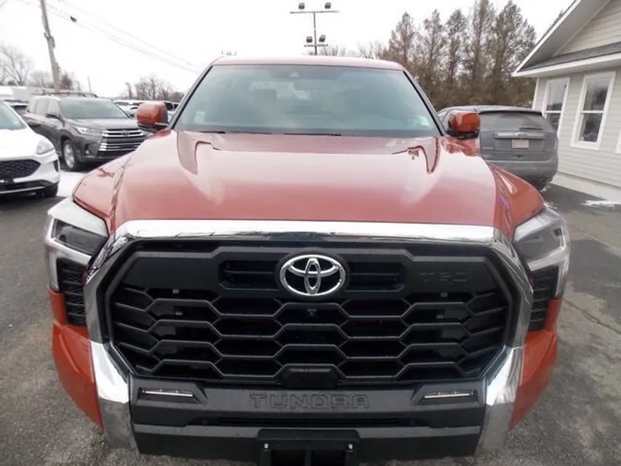 2025 Toyota Tundra SR5 CrewMax photo 1