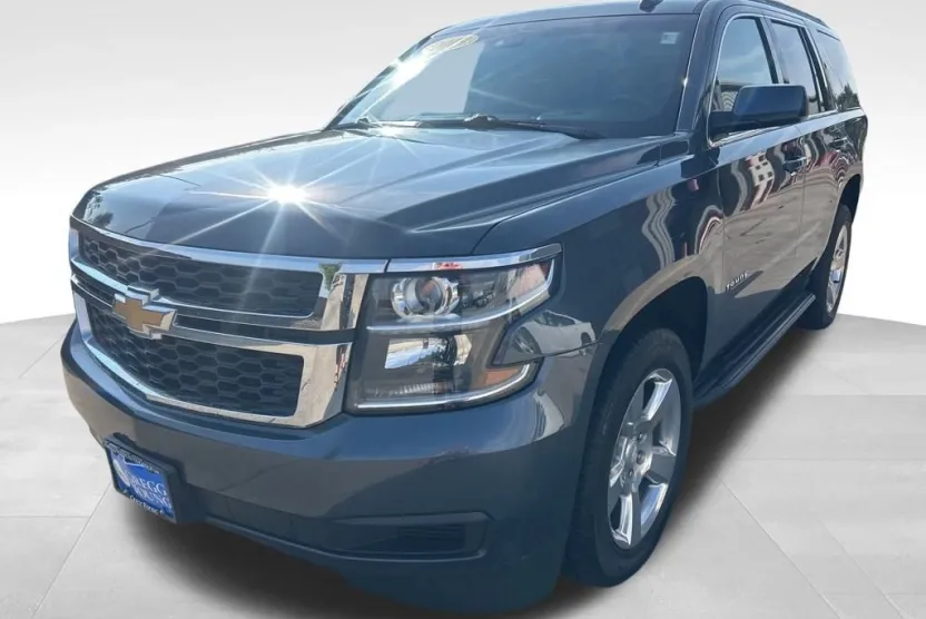 2019 Chevrolet Tahoe LT photo 1