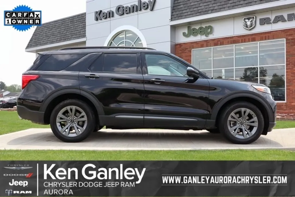 2022 Ford Explorer XLT photo 1