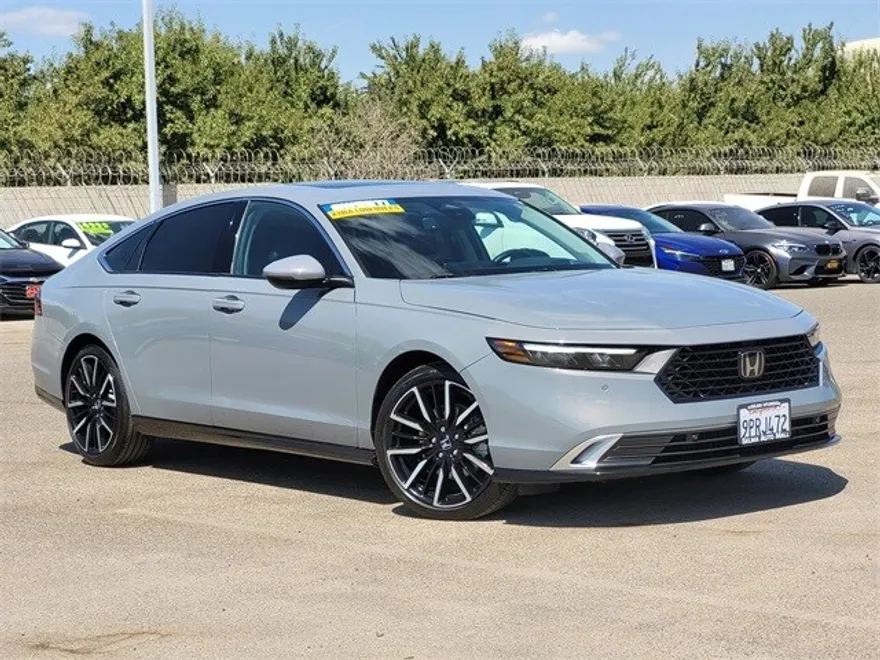 2024 Honda Accord Hybrid Touring photo 1