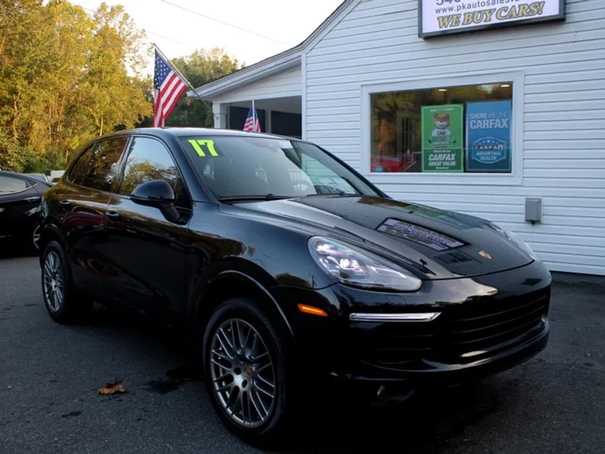 2017 Porsche Cayenne Platinum Edition photo 1