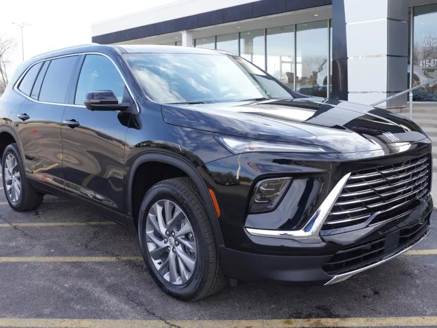 2025 Buick Enclave Preferred photo 1