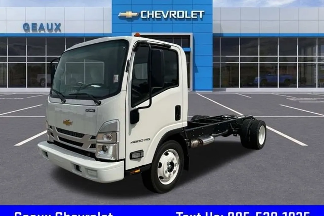 2024 Chevrolet Silverado 4500HD photo 1