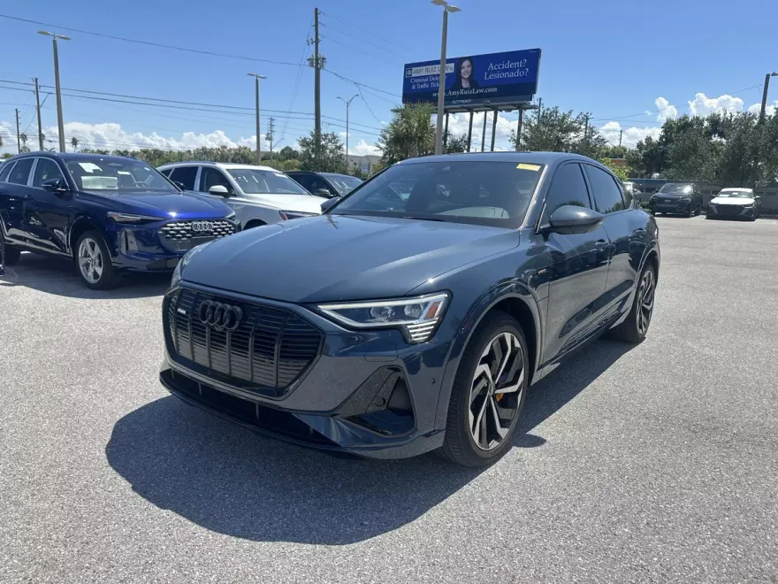 2023 Audi e-tron Sportback S line Premium Plus photo 1