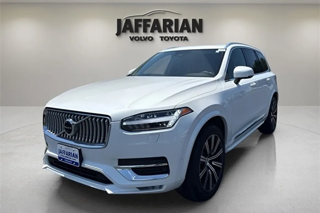 2023 Volvo XC90 Plus AWD photo 1