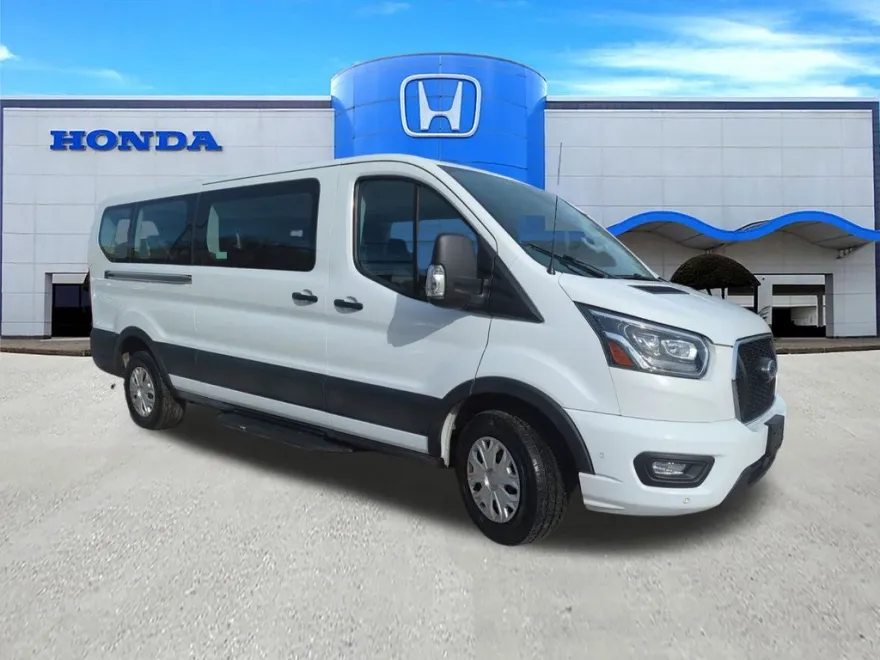 2023 Ford Transit Passenger XLT photo 1