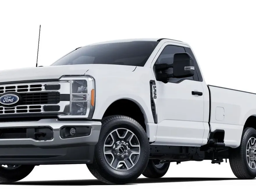 2025 Ford F-350 XLT photo 1
