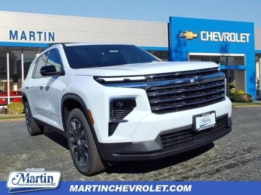 2025 Chevrolet Traverse photo 1