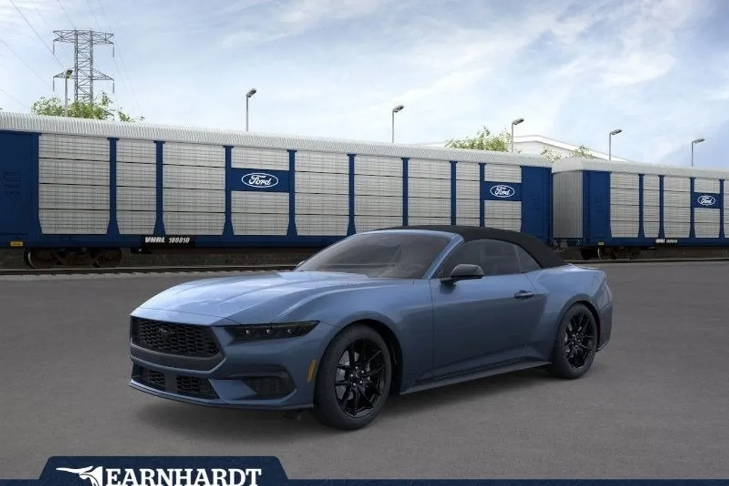 2025 Ford Mustang EcoBoost photo 1
