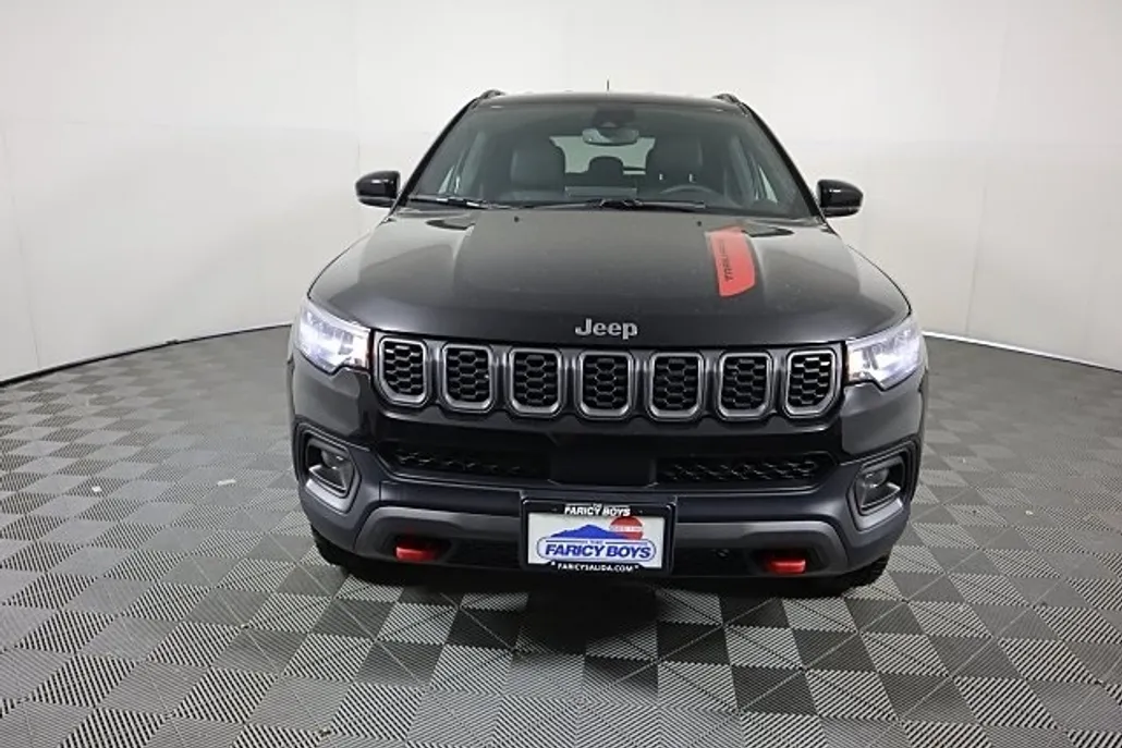 2025 Jeep Compass Trailhawk photo 1