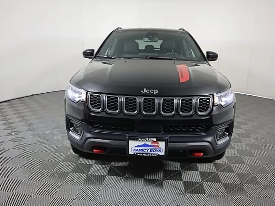 2025 Jeep Compass Trailhawk photo 1
