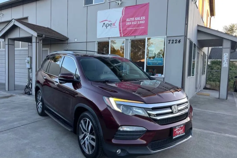 2016 Honda Pilot Touring photo 1