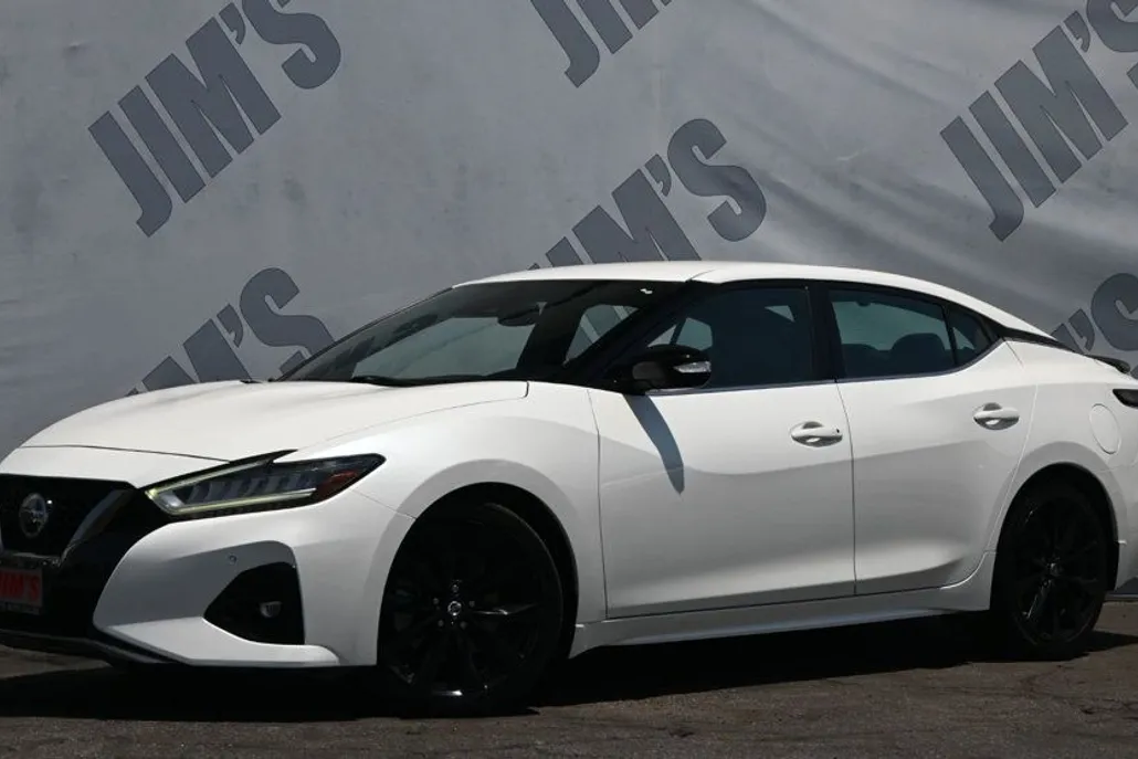 2019 Nissan Maxima SR photo 1