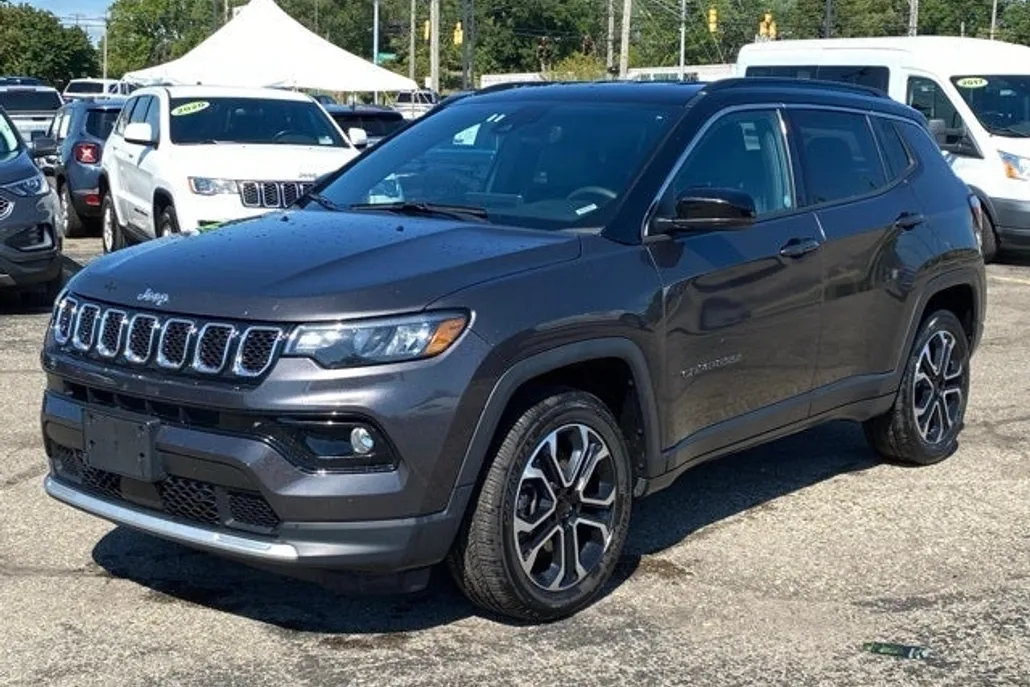 2023 Jeep Compass Limited photo 1