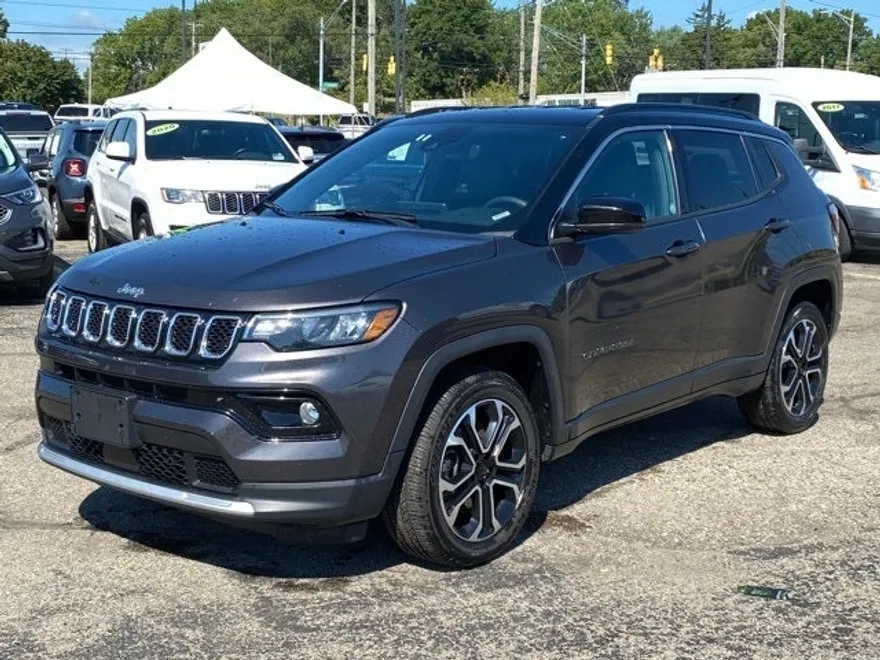 2023 Jeep Compass Limited photo 1