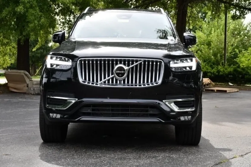 2023 Volvo XC90 AWD Ultimate photo 1