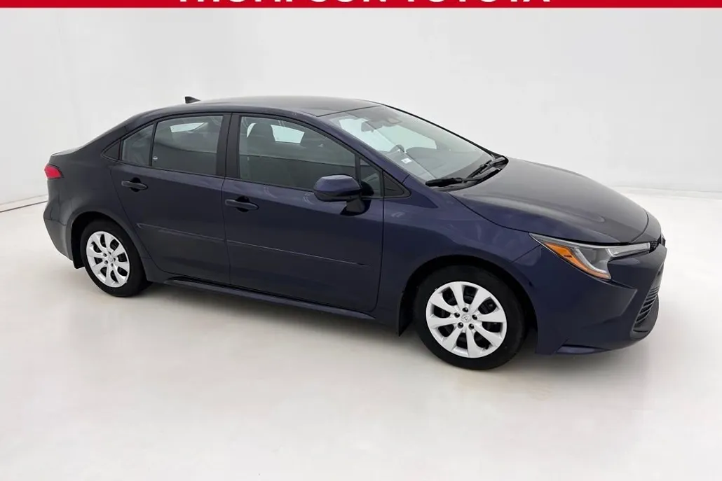 2024 Toyota Corolla LE photo 1