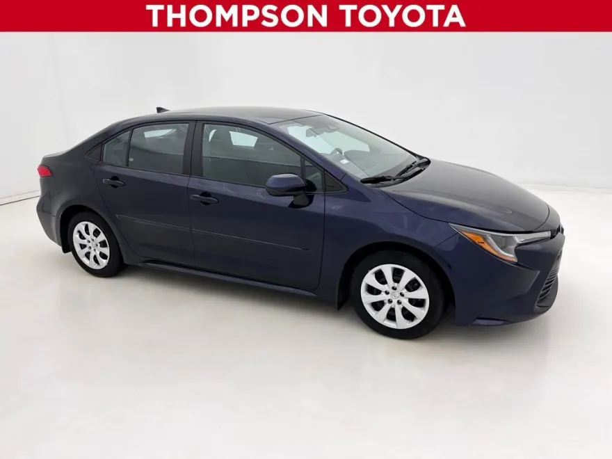 2024 Toyota Corolla LE photo 1