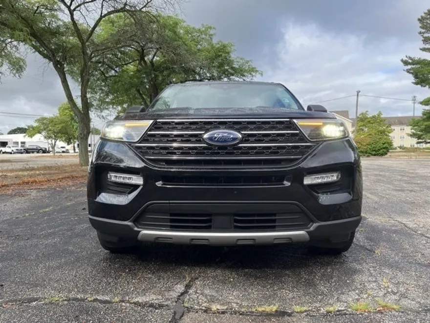 2022 Ford Explorer XLT photo 1