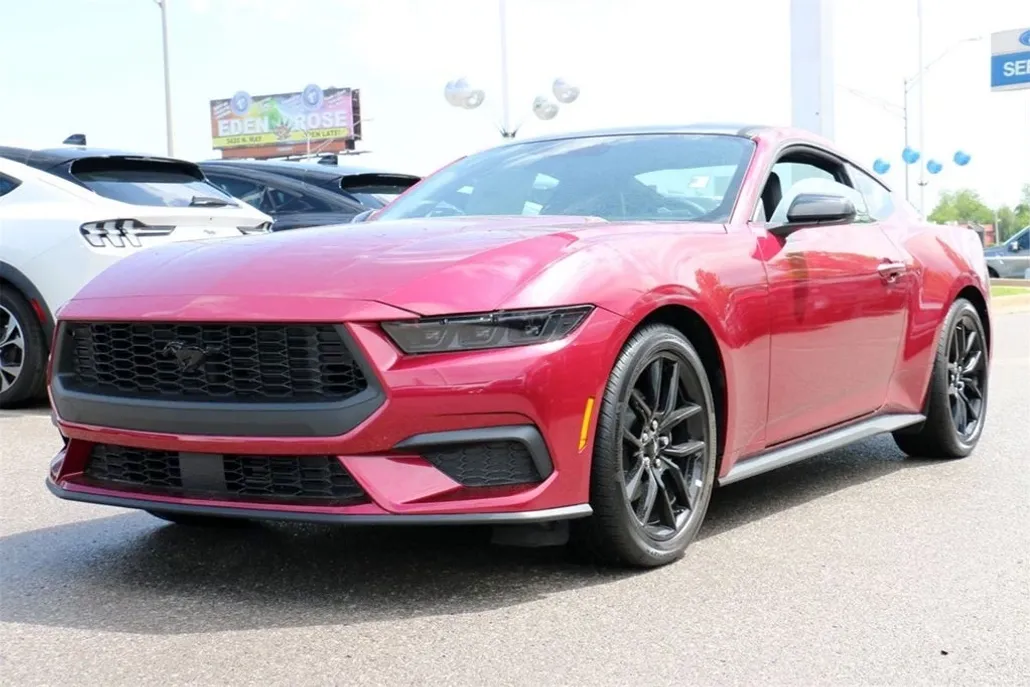 2025 Ford Mustang EcoBoost photo 1
