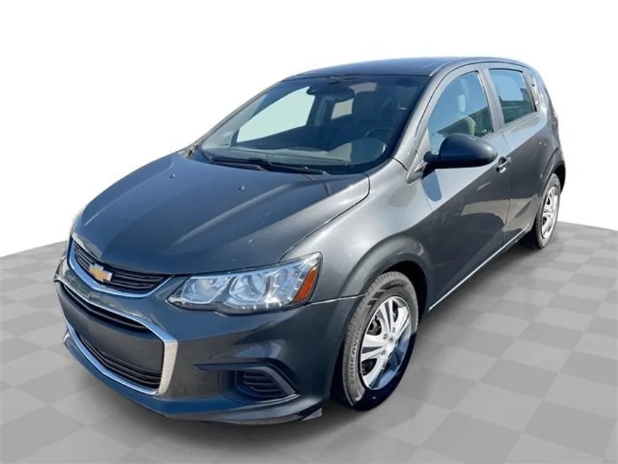 2020 Chevrolet Sonic LT photo 1