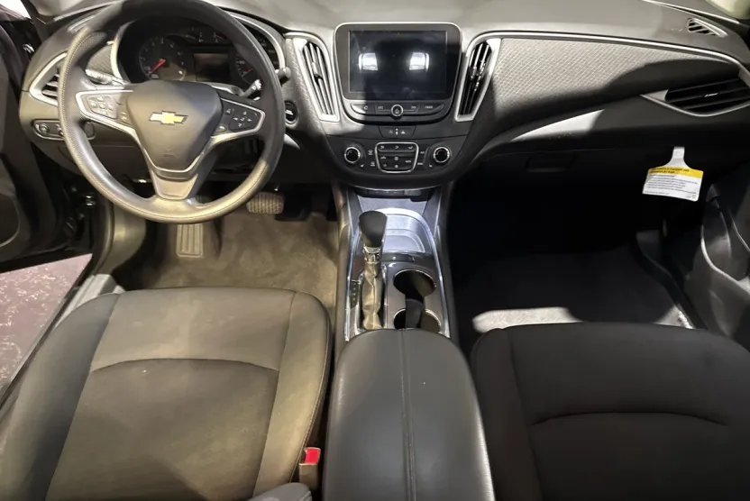 2023 Chevrolet Malibu 1LT photo 1