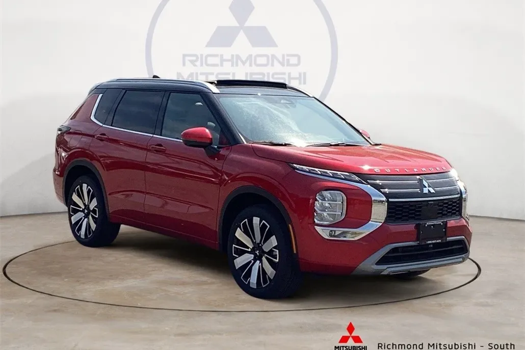 2025 Mitsubishi Outlander SEL photo 1