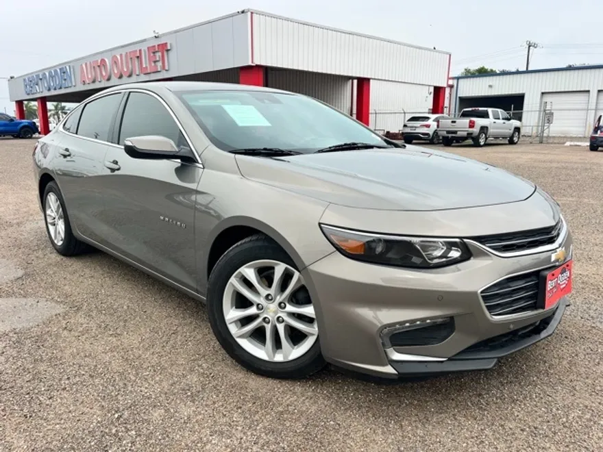 2018 Chevrolet Malibu 1LT photo 1
