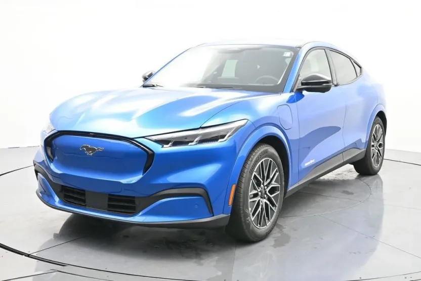2025 Ford Mustang Mach-E Premium photo 1