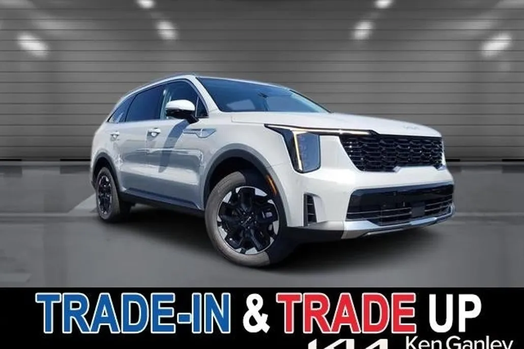 2025 Kia Sorento S photo 1
