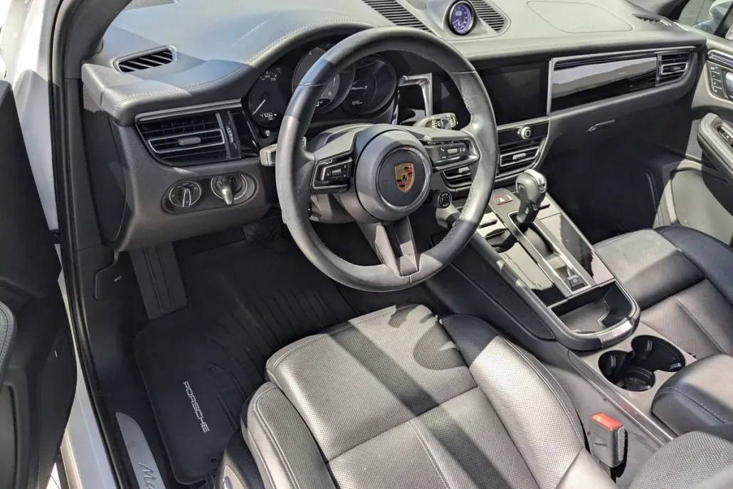 2023 Porsche Macan S photo 1