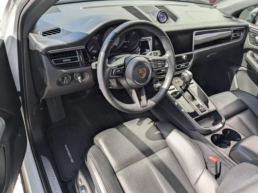 2023 Porsche Macan S photo 1