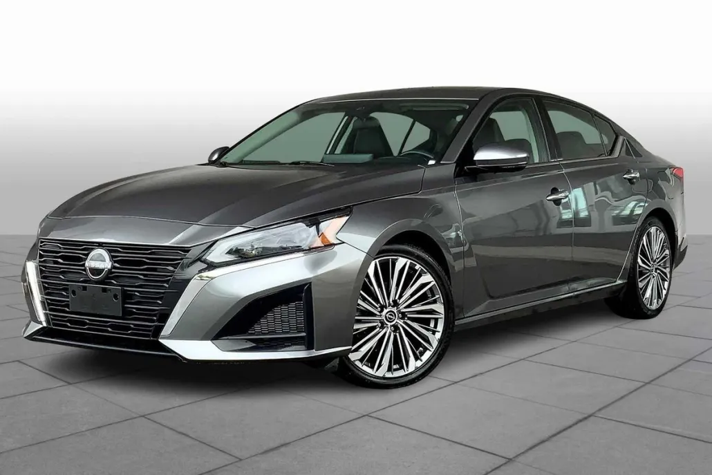 2023 Nissan Altima 2.5 SL photo 1