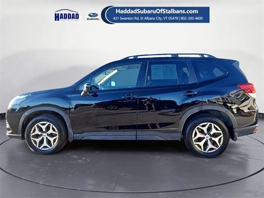 2022 Subaru Forester Premium photo 1