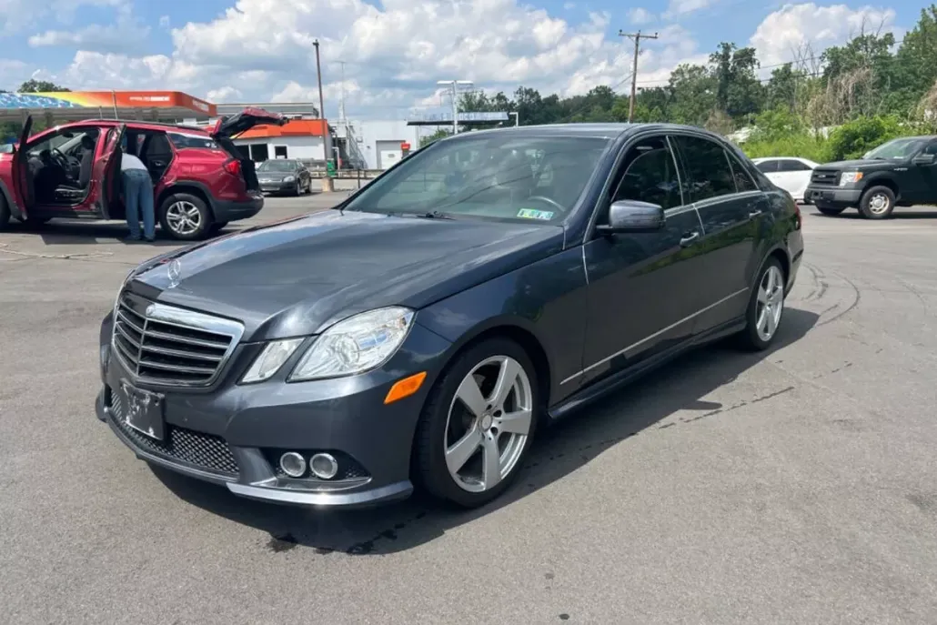 2010 Mercedes Benz E 350 Sport 4MATIC photo 1